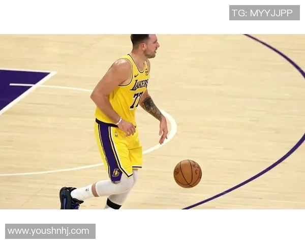 里夫斯超巨表现让湖人管理层很失望,四点决定他不会辅佐东契奇 里夫斯超巨表现让湖人管理层很失望,四点决定他不会辅佐东契奇